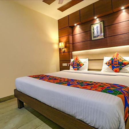 Fabhotel Admire Suites Nueva Delhi Exterior foto