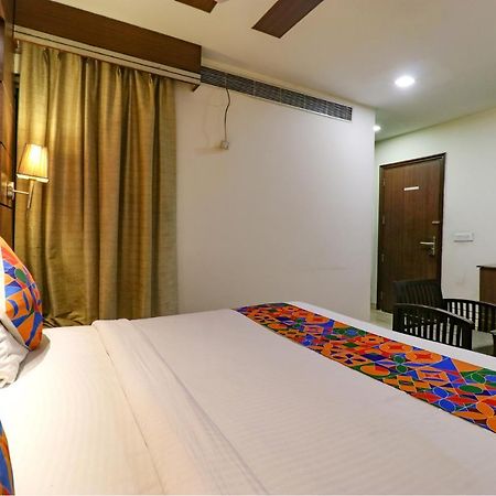 Fabhotel Admire Suites Nueva Delhi Exterior foto