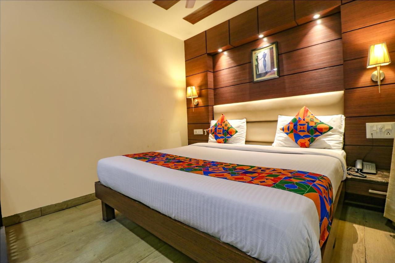 Fabhotel Admire Suites Nueva Delhi Exterior foto