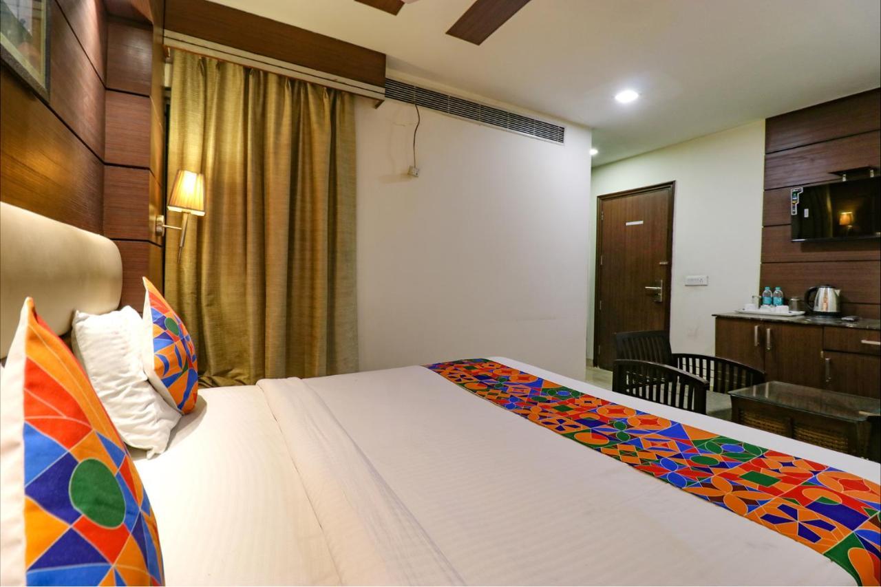 Fabhotel Admire Suites Nueva Delhi Exterior foto