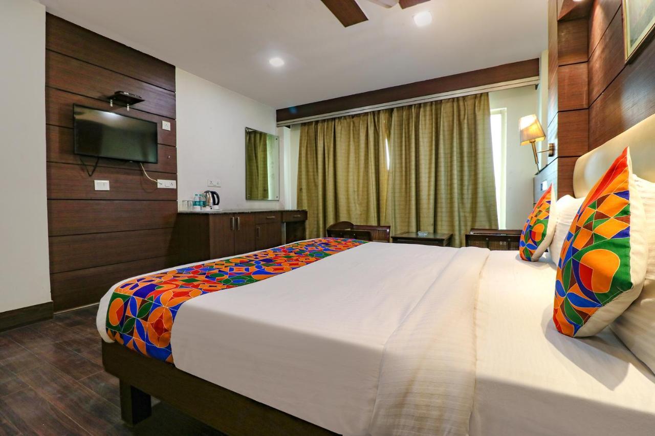 Fabhotel Admire Suites Nueva Delhi Exterior foto