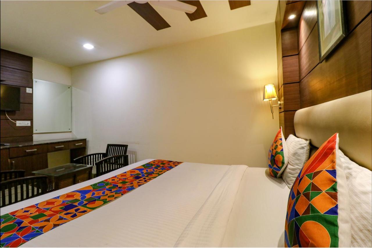 Fabhotel Admire Suites Nueva Delhi Exterior foto