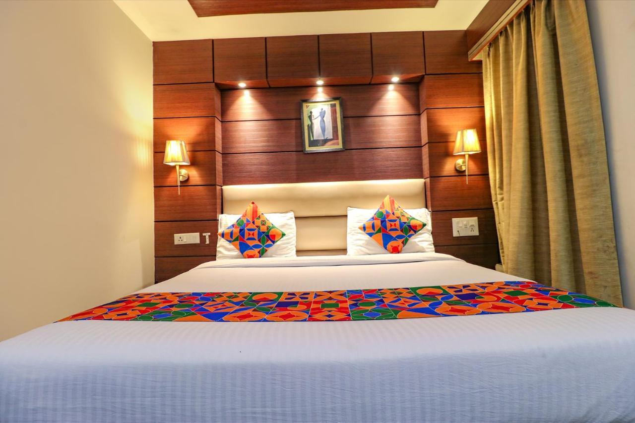 Fabhotel Admire Suites Nueva Delhi Exterior foto