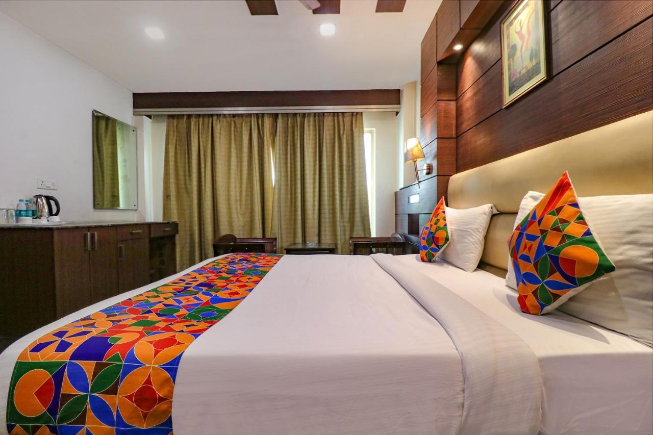 Fabhotel Admire Suites Nueva Delhi Exterior foto