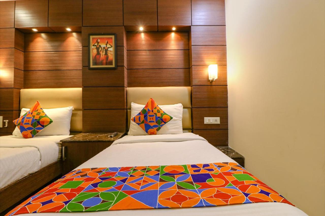 Fabhotel Admire Suites Nueva Delhi Exterior foto