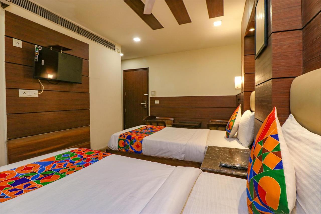 Fabhotel Admire Suites Nueva Delhi Exterior foto
