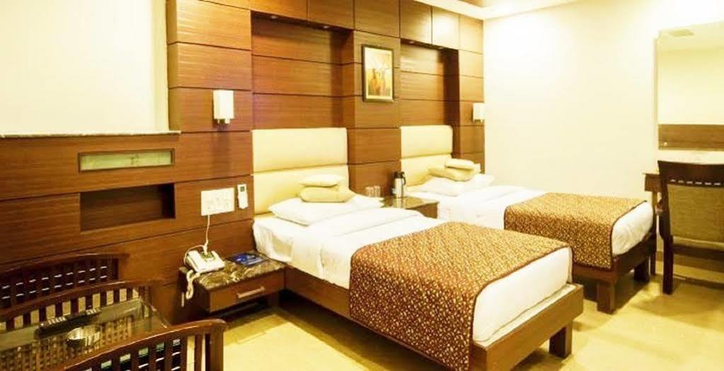Fabhotel Admire Suites Nueva Delhi Exterior foto