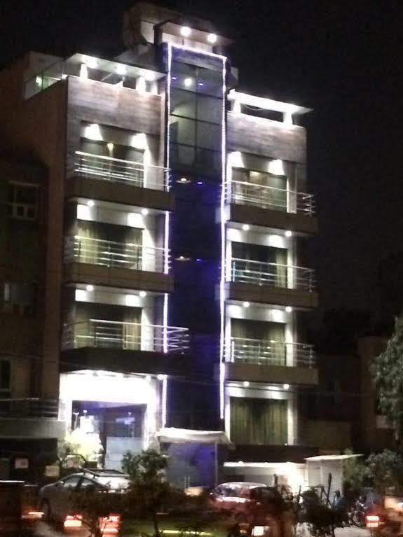 Fabhotel Admire Suites Nueva Delhi Exterior foto