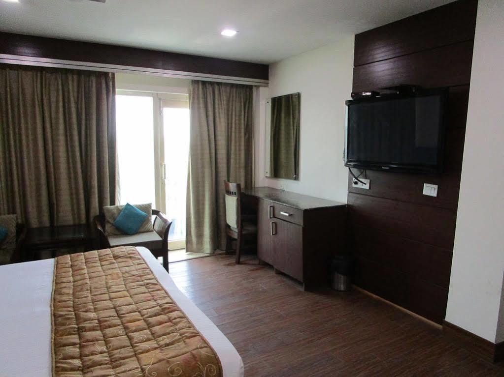 Fabhotel Admire Suites Nueva Delhi Exterior foto